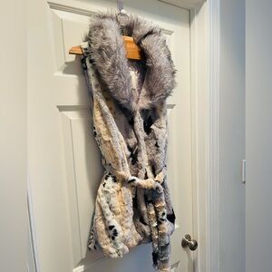 New Incredible Faux Fur creamish and grey coat size L/XL